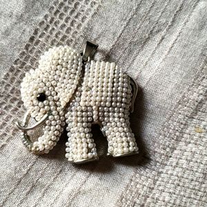 Elephant pendant